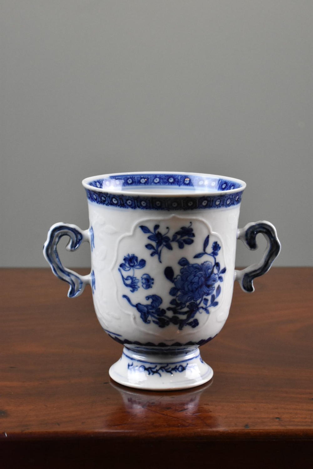 18th century double-handled Chinese cup