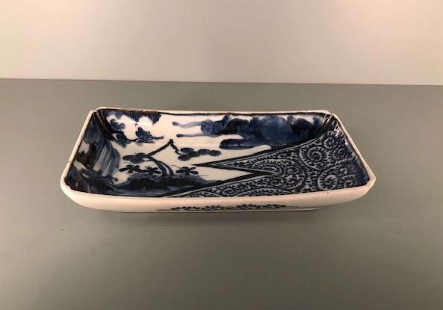 Mid 18th c. Japanese blue and white serving dish