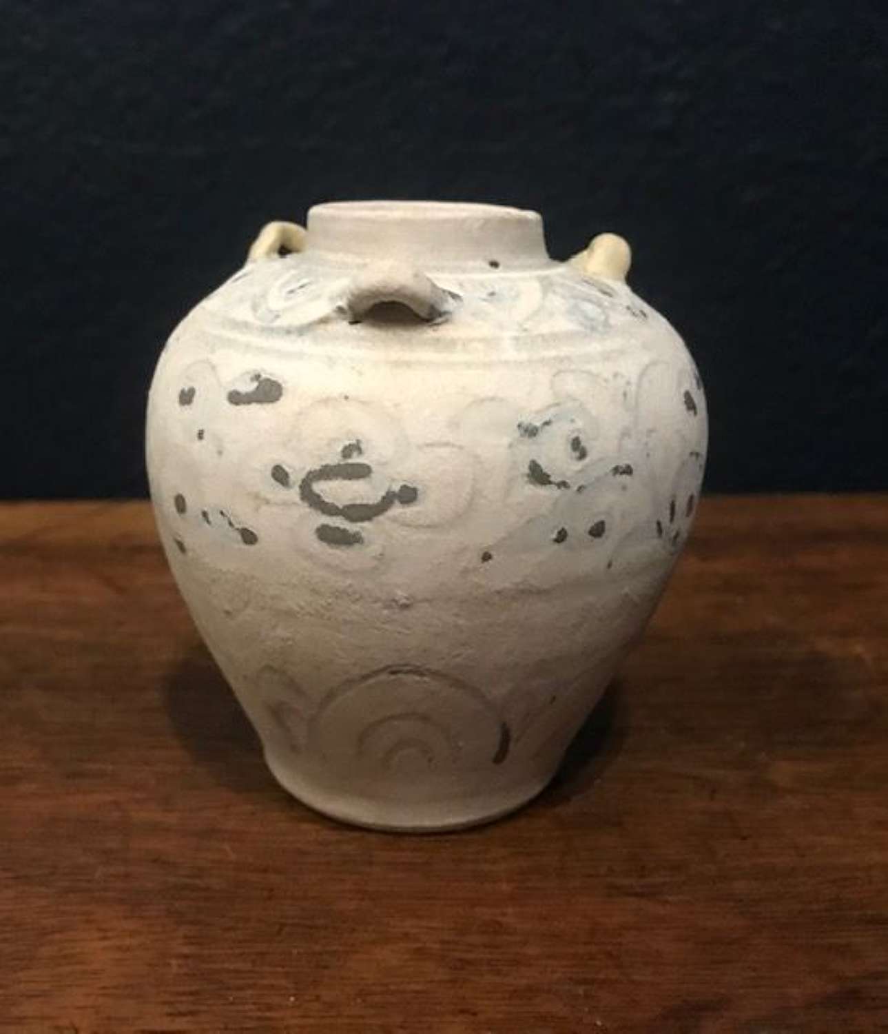 Rare 15th c. blue and white jarlet with handles - Hoi An Hoard